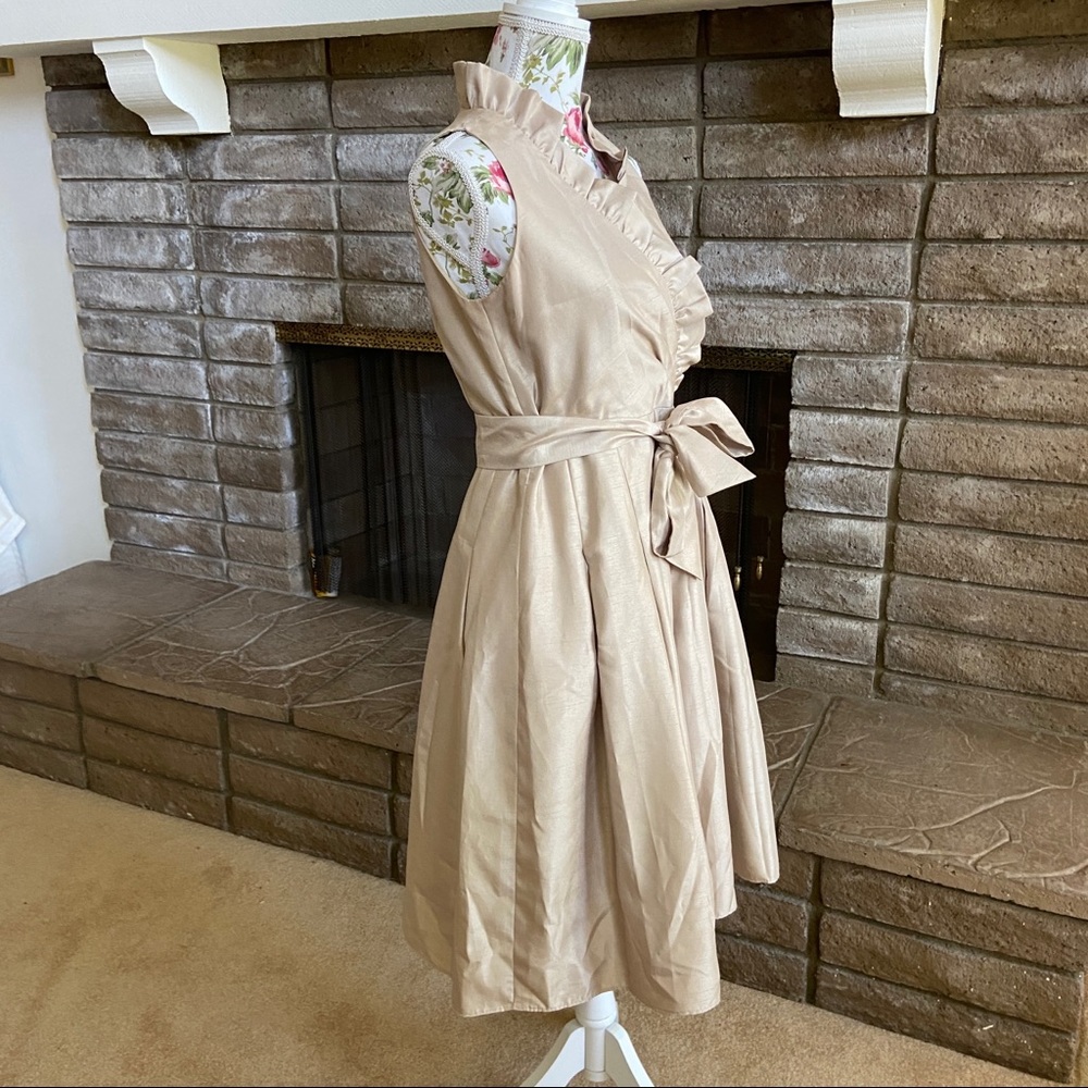 JESSICA HOWARD CHAMPAGNE SLEEVELESS DRESS SIZE 8 - Picture 5 of 10